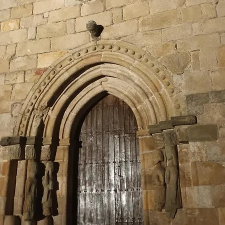 Semesterbostad La Artesonada Casa Con Finca Puebla de Sanabria